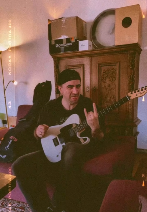 Christopher mit Instrument